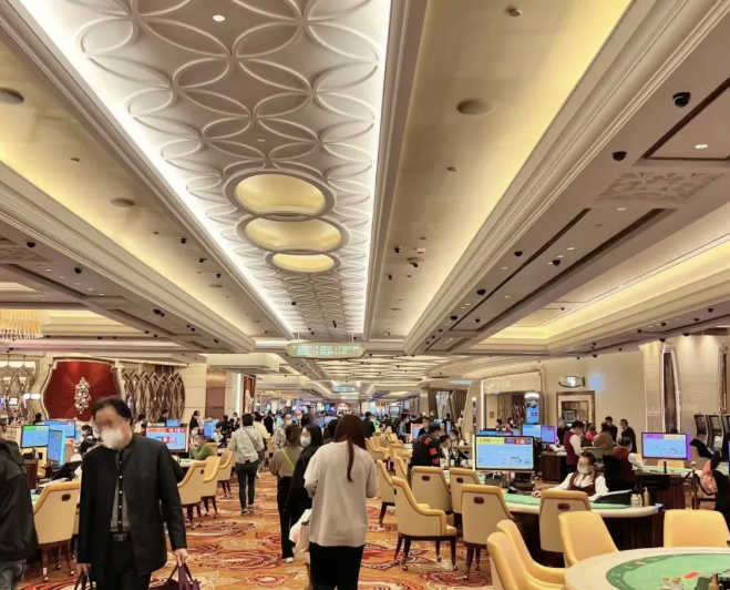 专业赌徒 "南非帮”21点团队,准确知道Ace出现,在赌场赢了2千万的胜利?