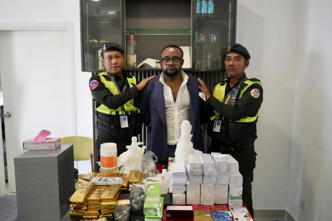 5名黑人在柬埔寨搞了700万美元!