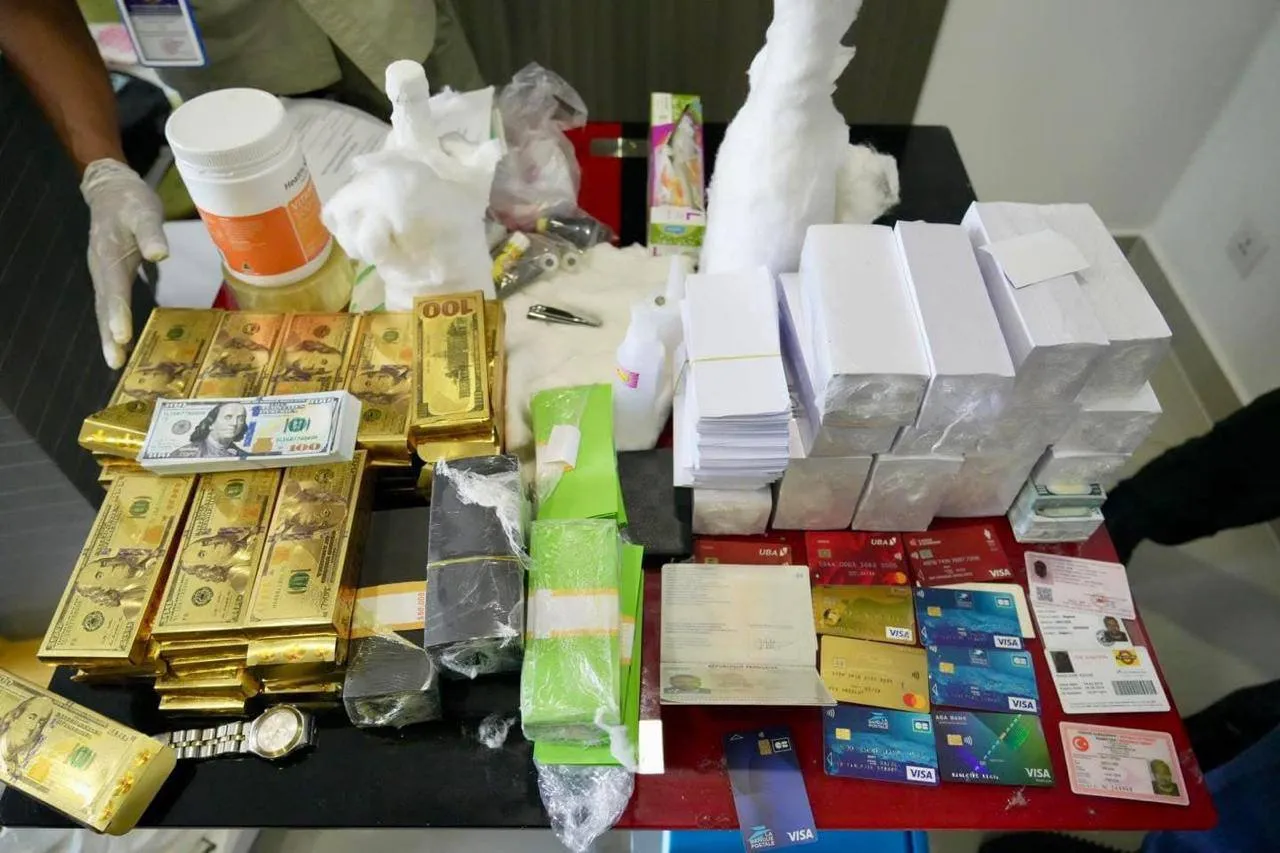 5名黑人在柬埔寨搞了700万美元!